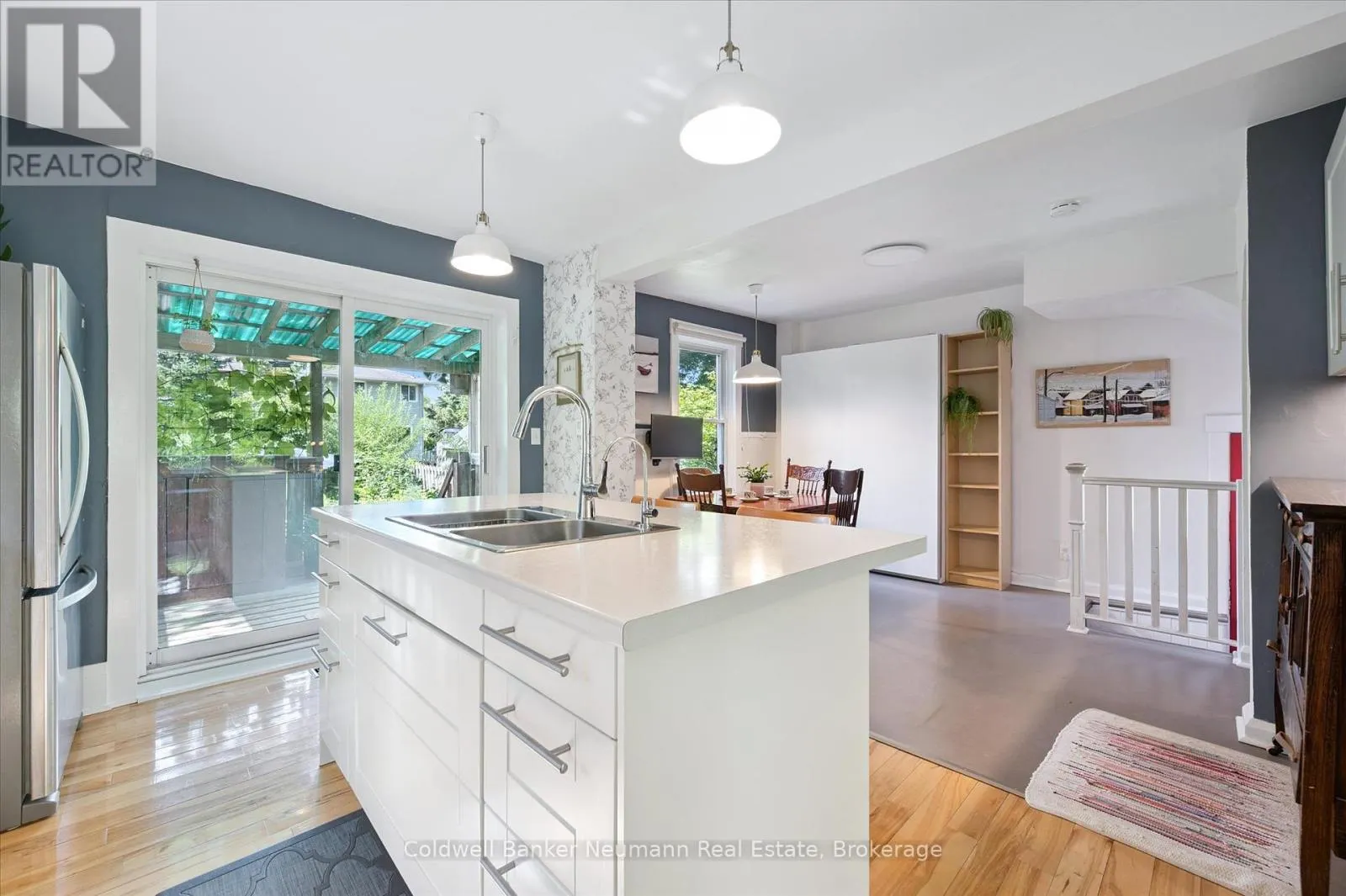 27 LAWRENCE AVENUE
