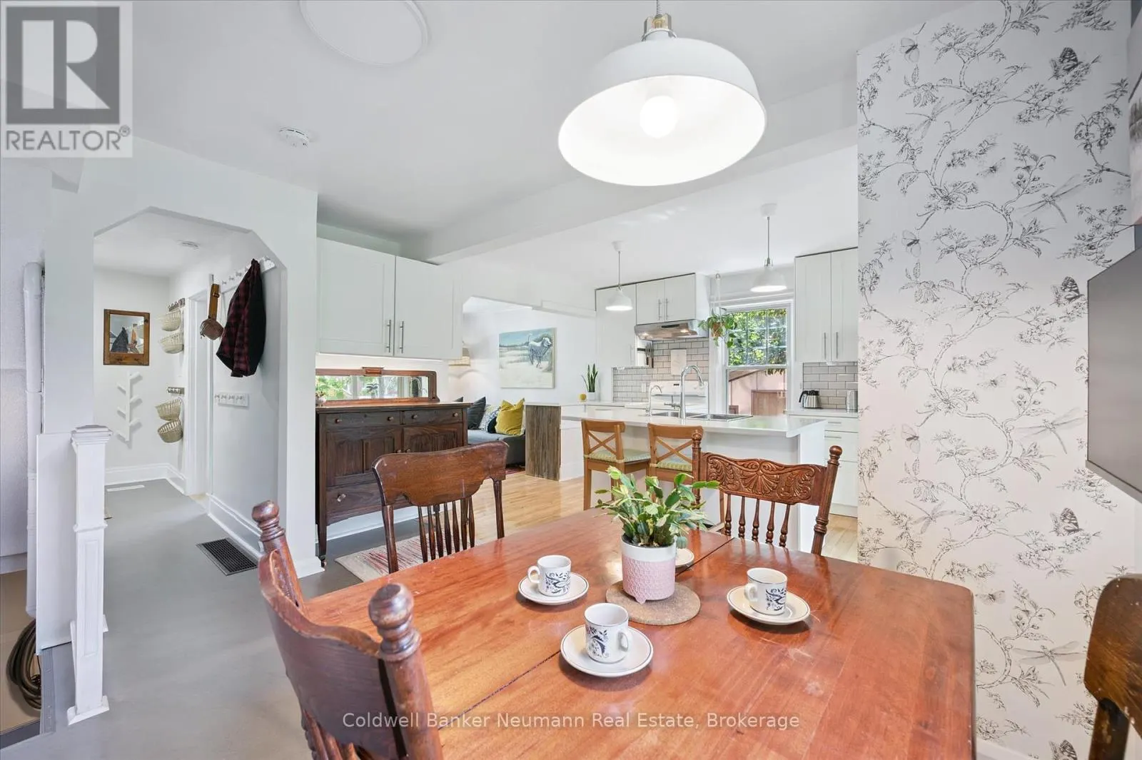 27 LAWRENCE AVENUE