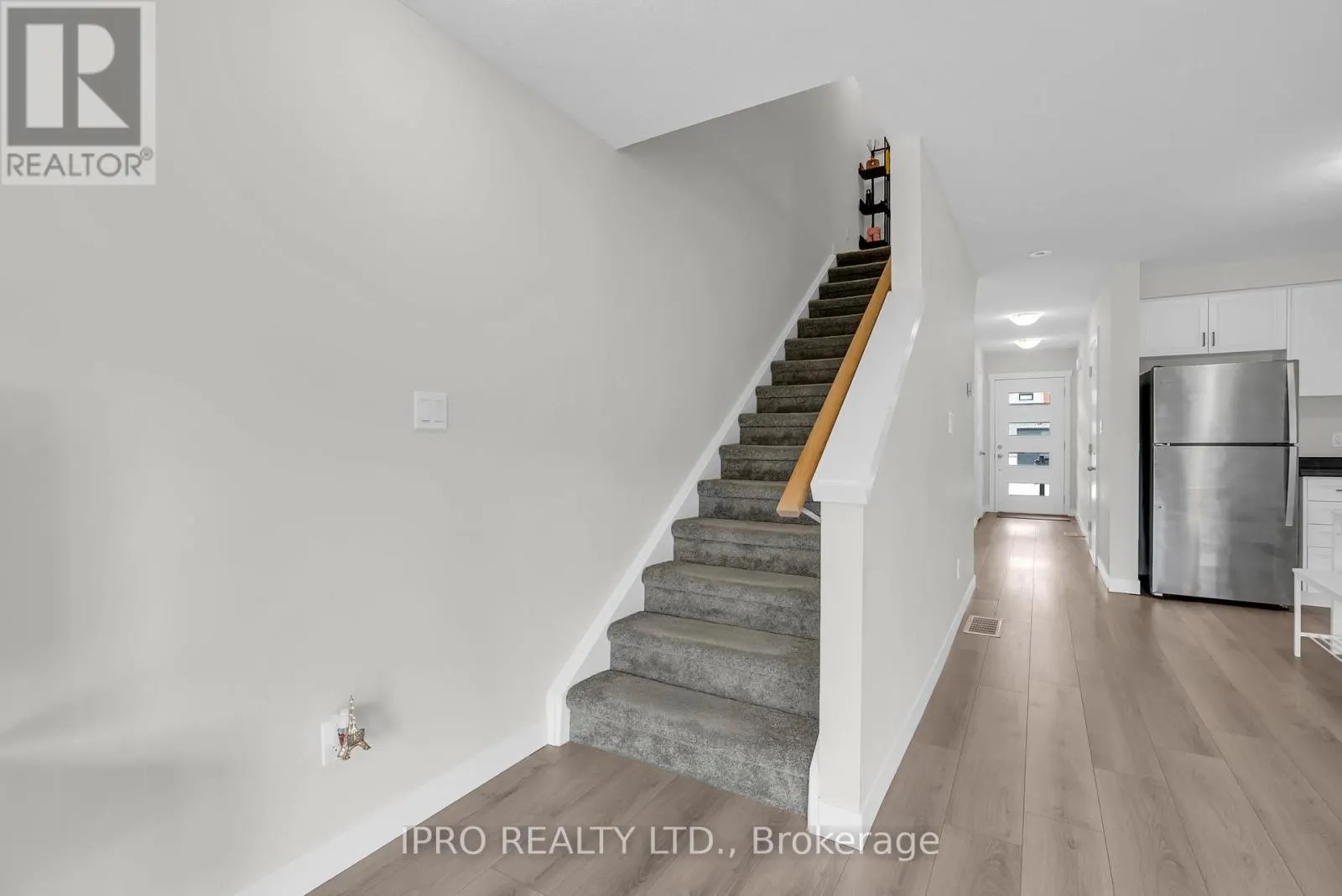 34 WILKINSON AVENUE