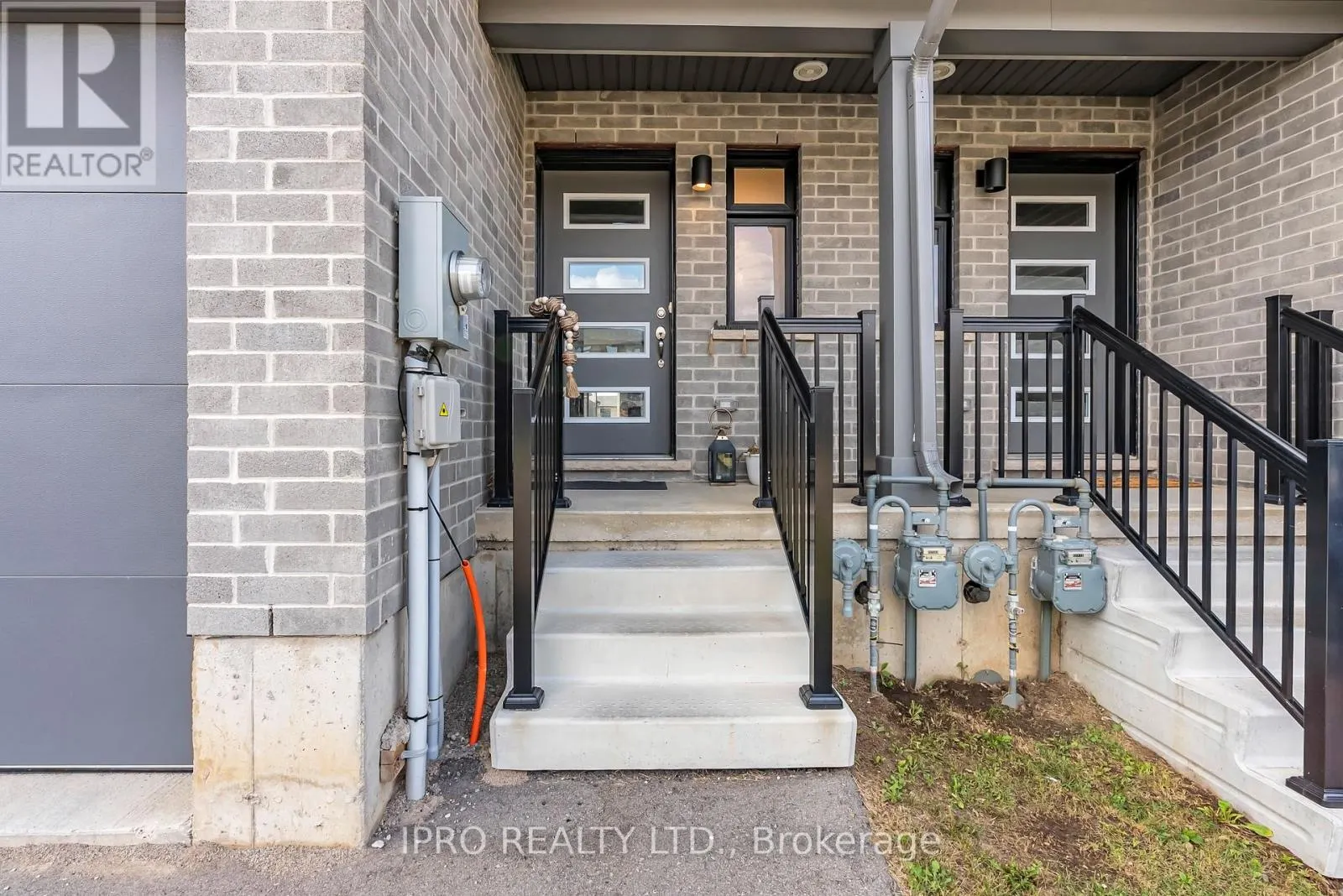 34 WILKINSON AVENUE