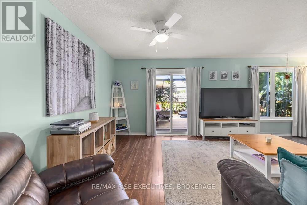 105 MCKEOWN CRESCENT