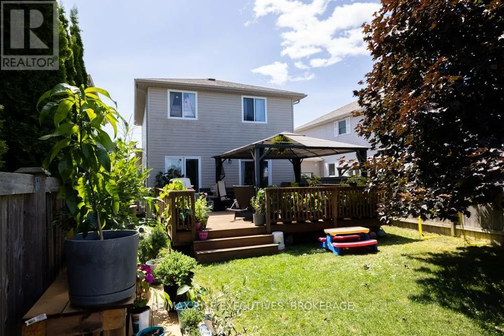 105 MCKEOWN CRESCENT