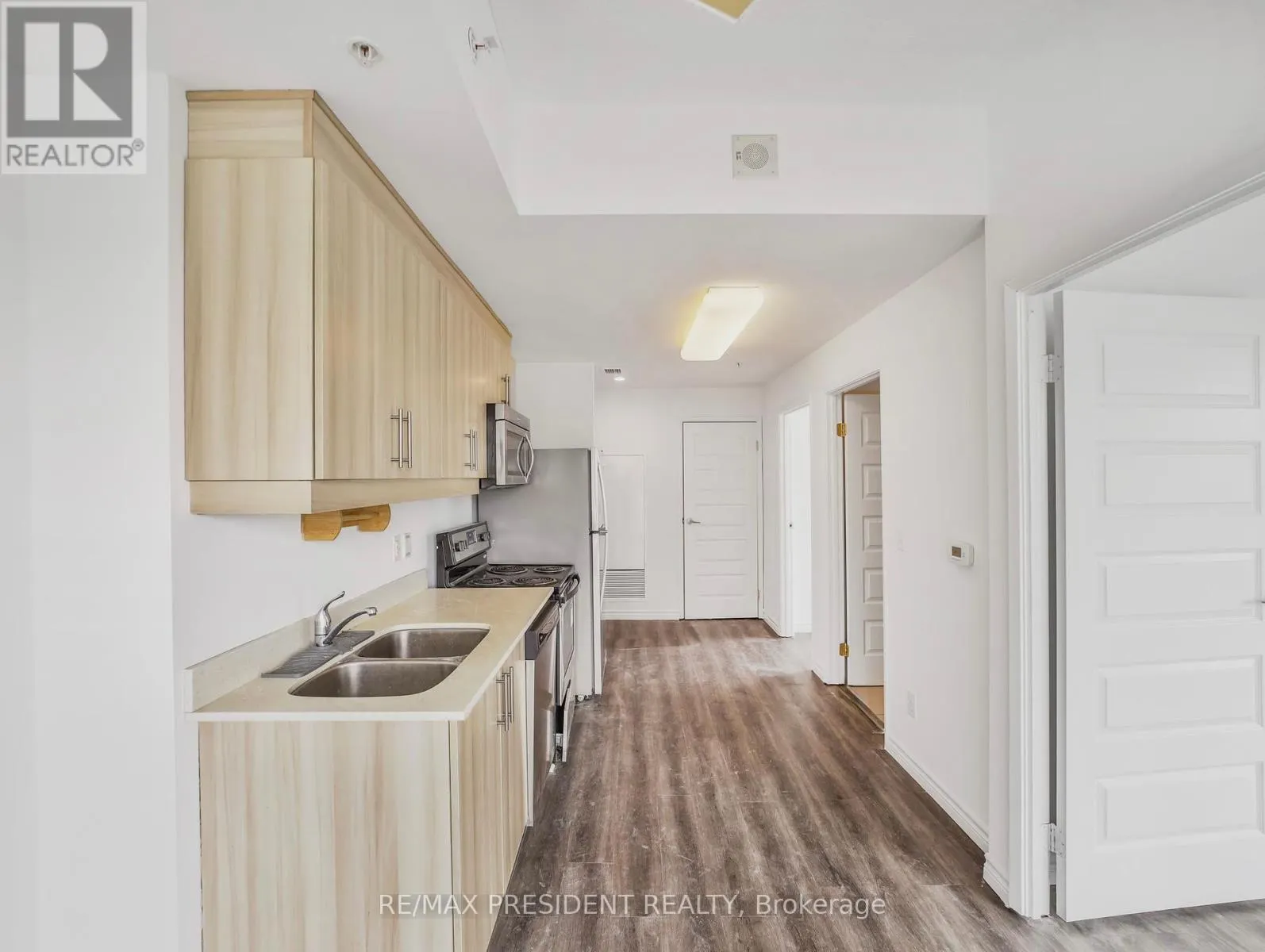 601 - 160 KING STREET N