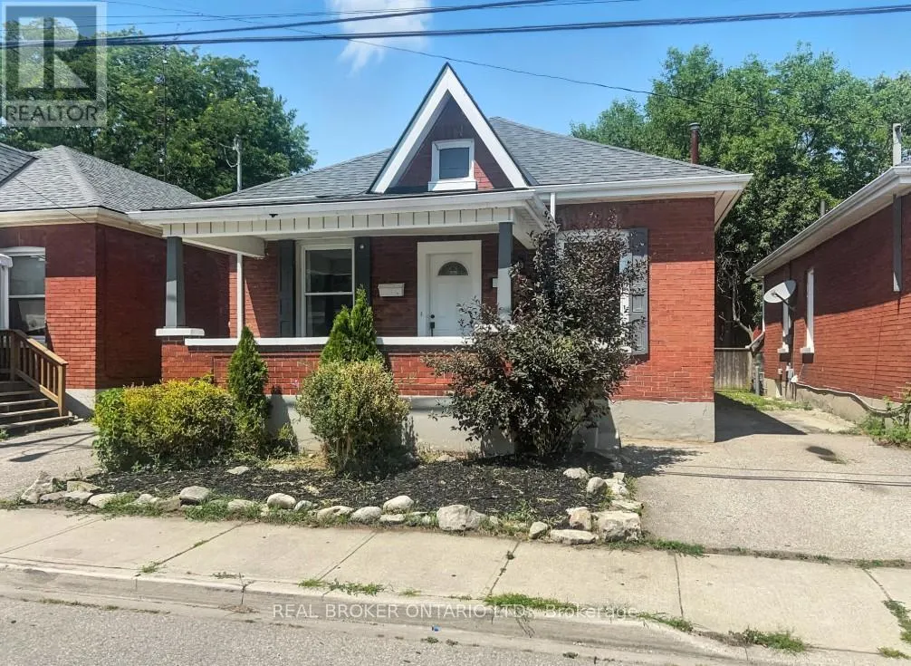 13 SALISBURY AVENUE