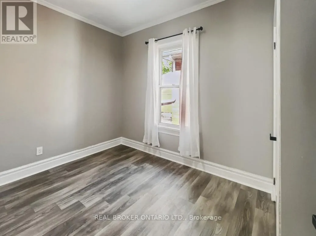 13 SALISBURY AVENUE