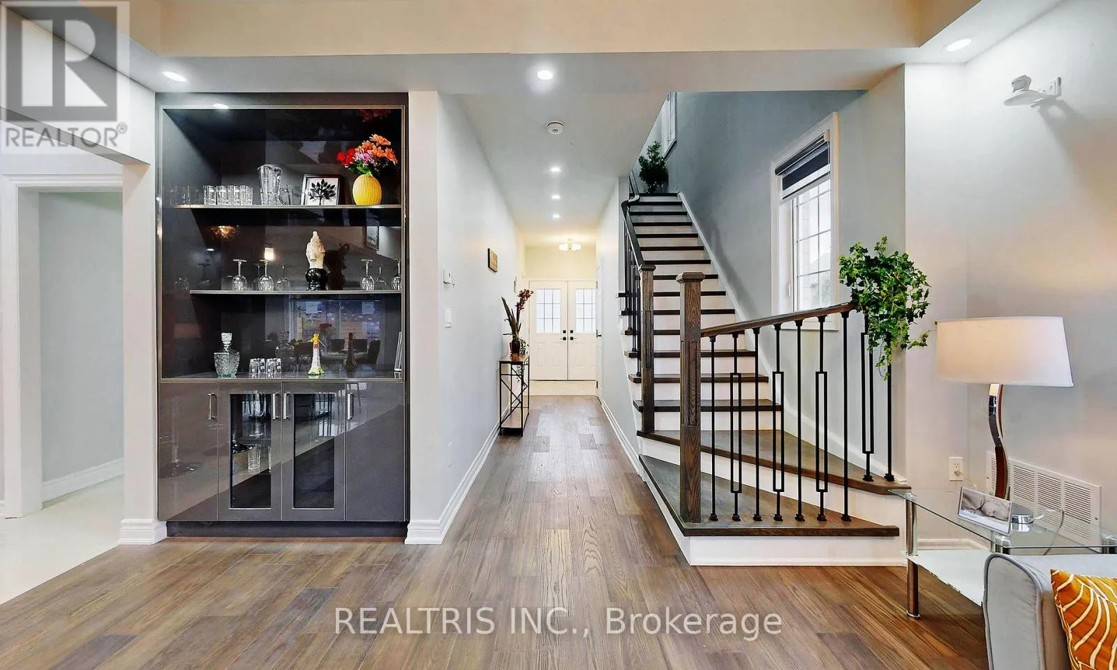 85 EAGLECREST STREET