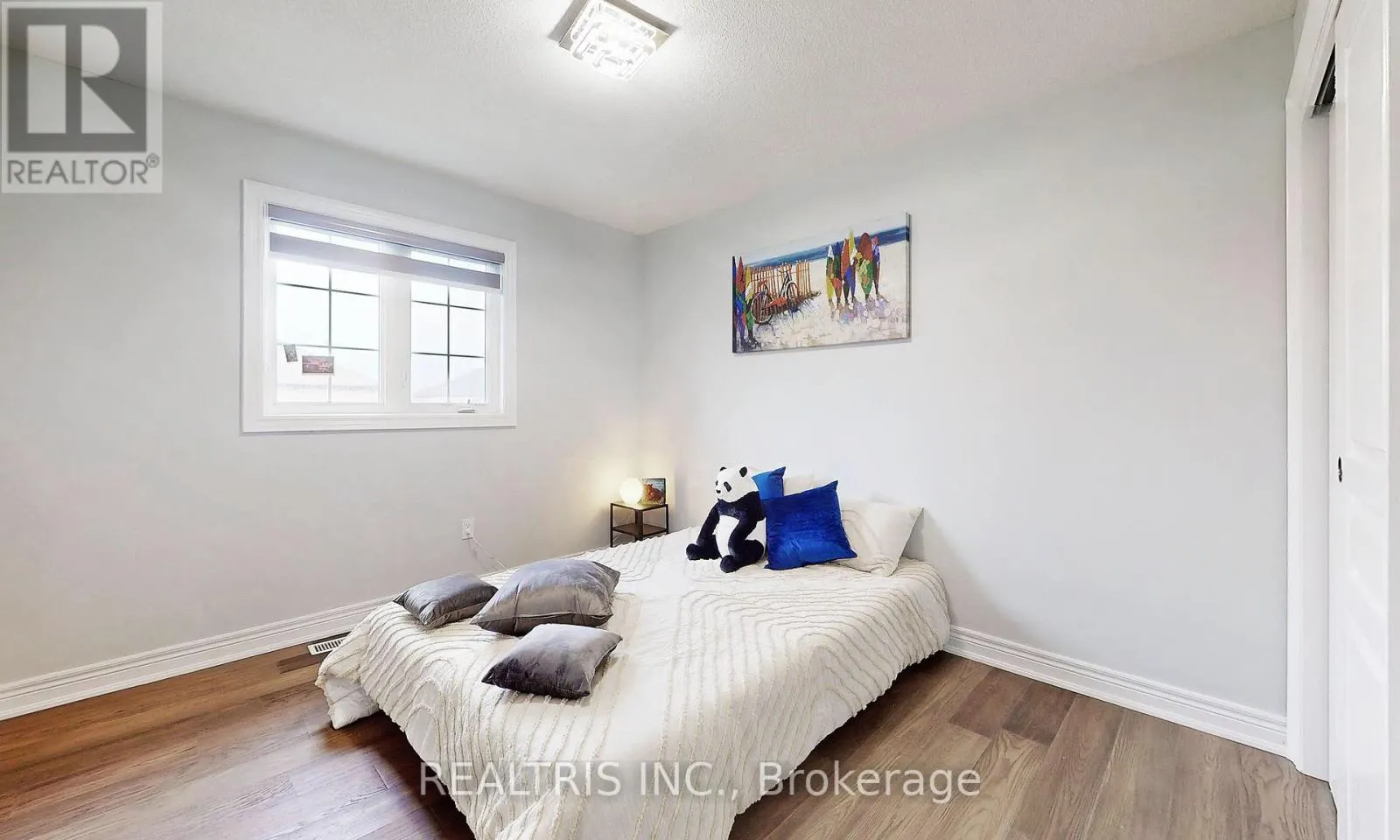85 EAGLECREST STREET