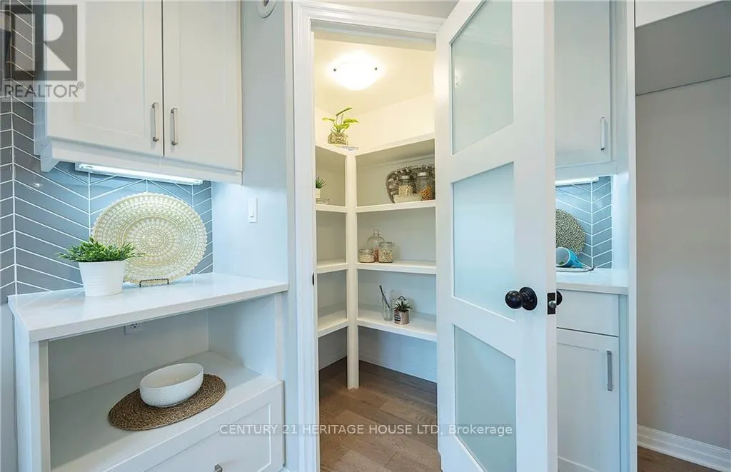22 FOXTAIL LANE