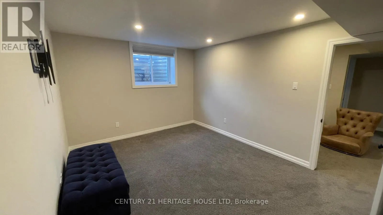 22 FOXTAIL LANE