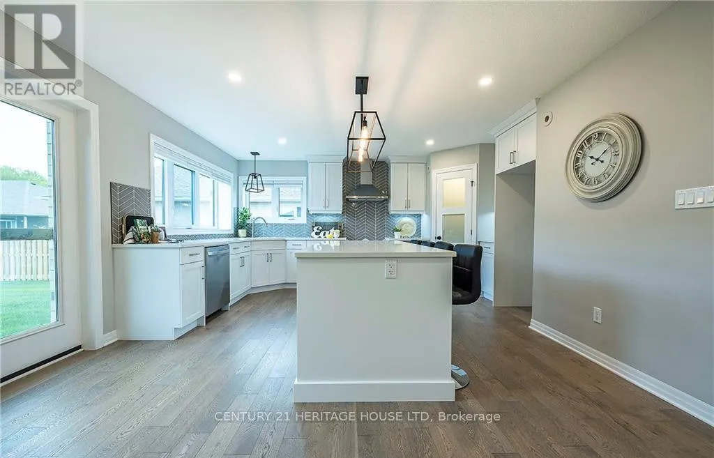 22 FOXTAIL LANE