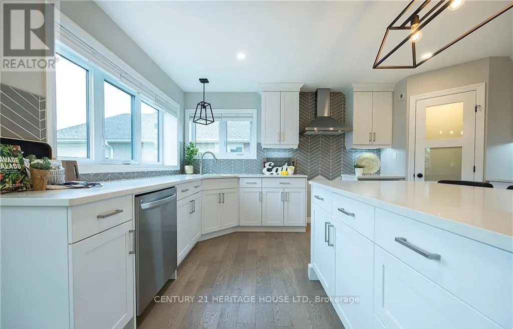 22 FOXTAIL LANE