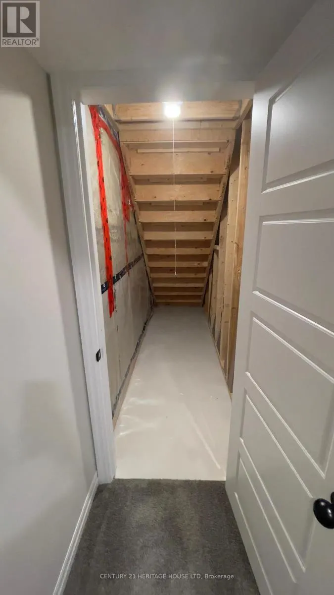 22 FOXTAIL LANE