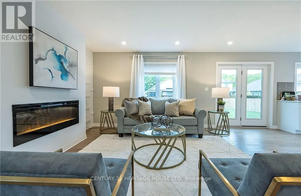 22 FOXTAIL LANE
