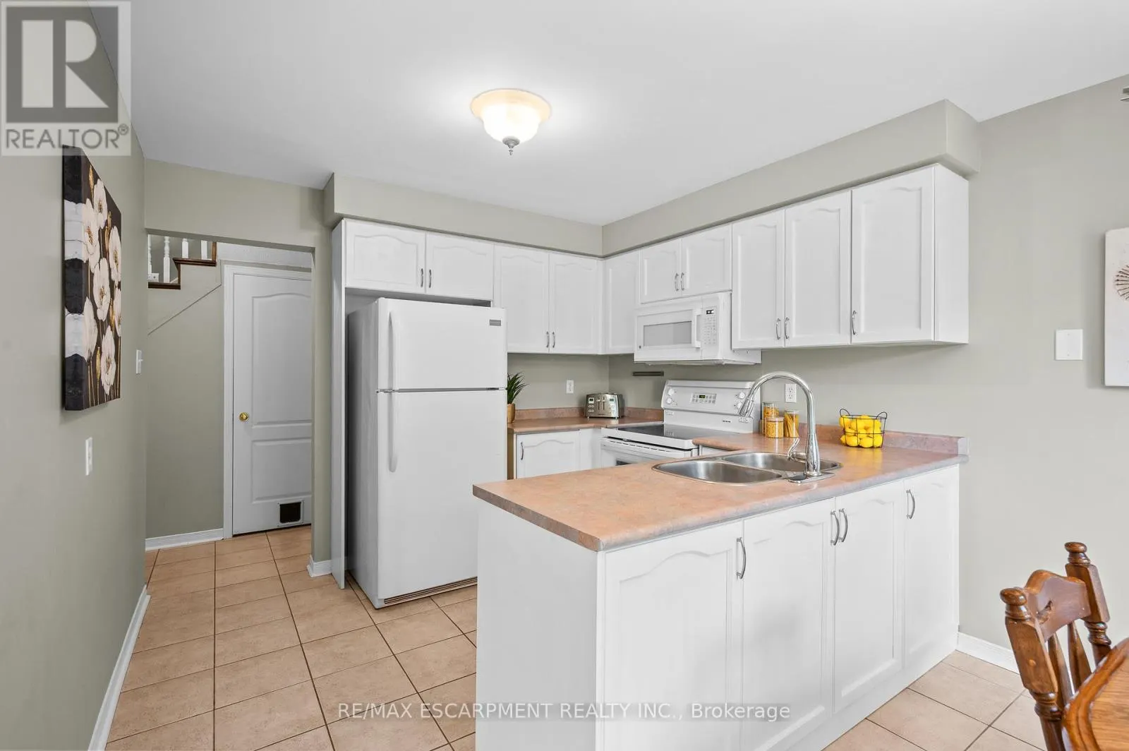 146 ROCKHAVEN LANE