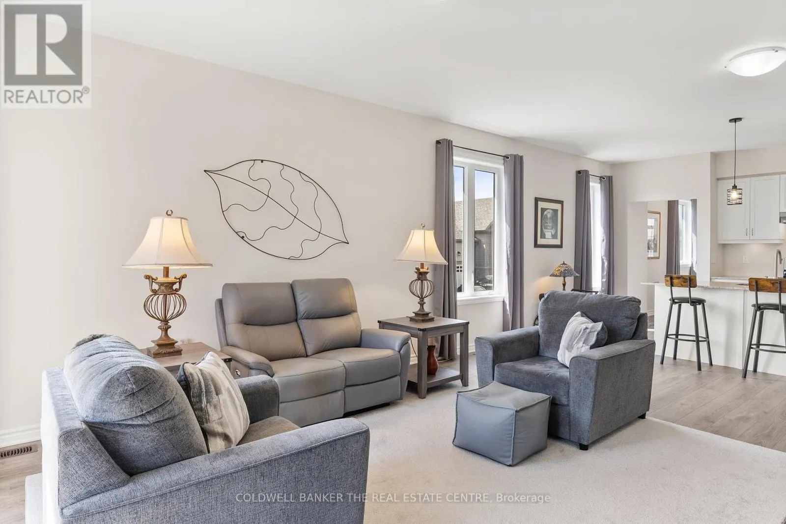 38 - 17 LAKEWOOD CRESCENT S