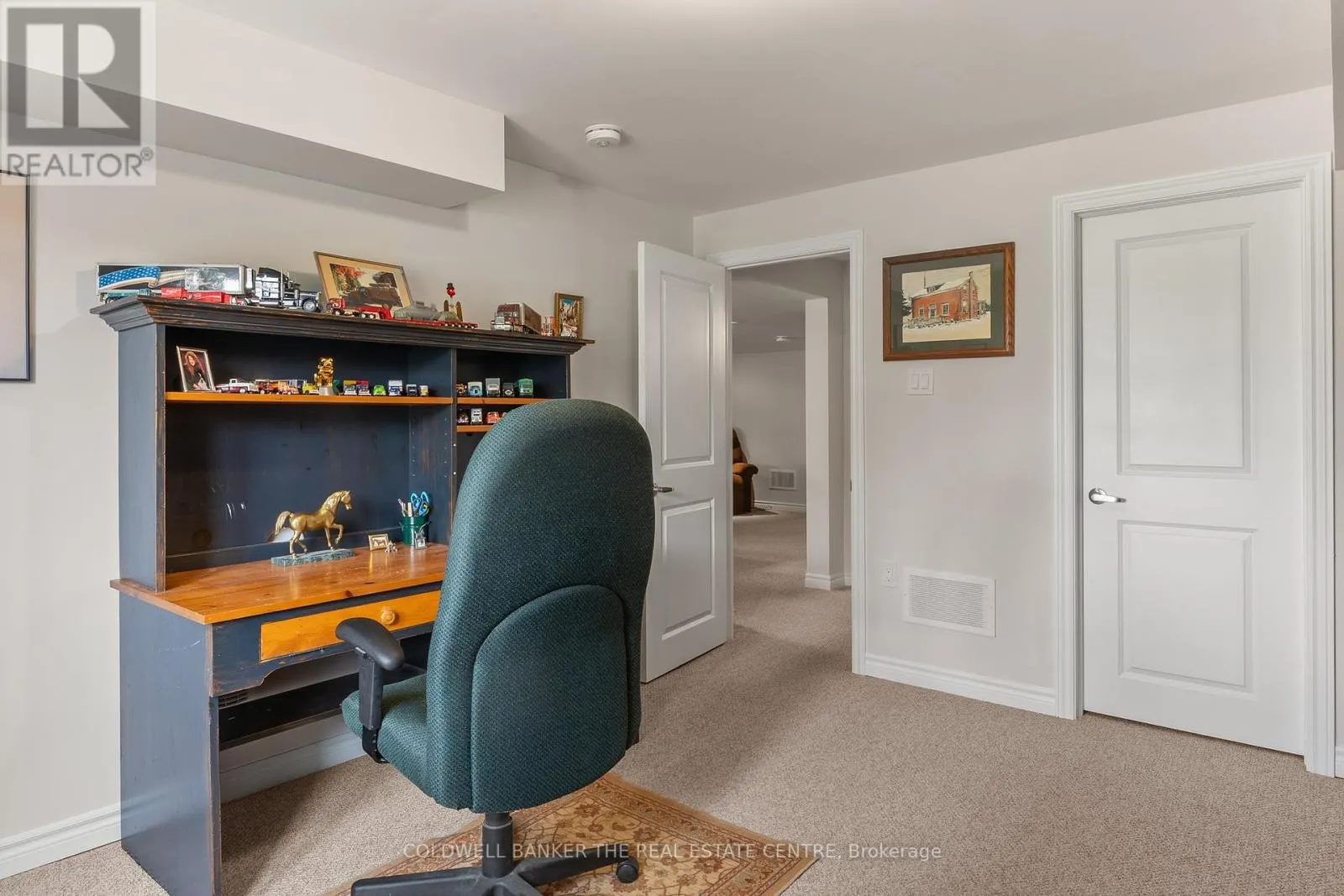 38 - 17 LAKEWOOD CRESCENT S