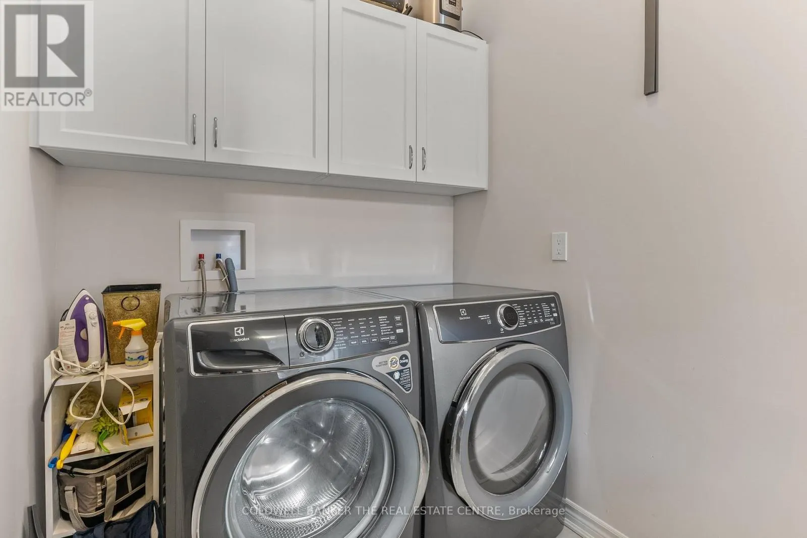 38 - 17 LAKEWOOD CRESCENT S