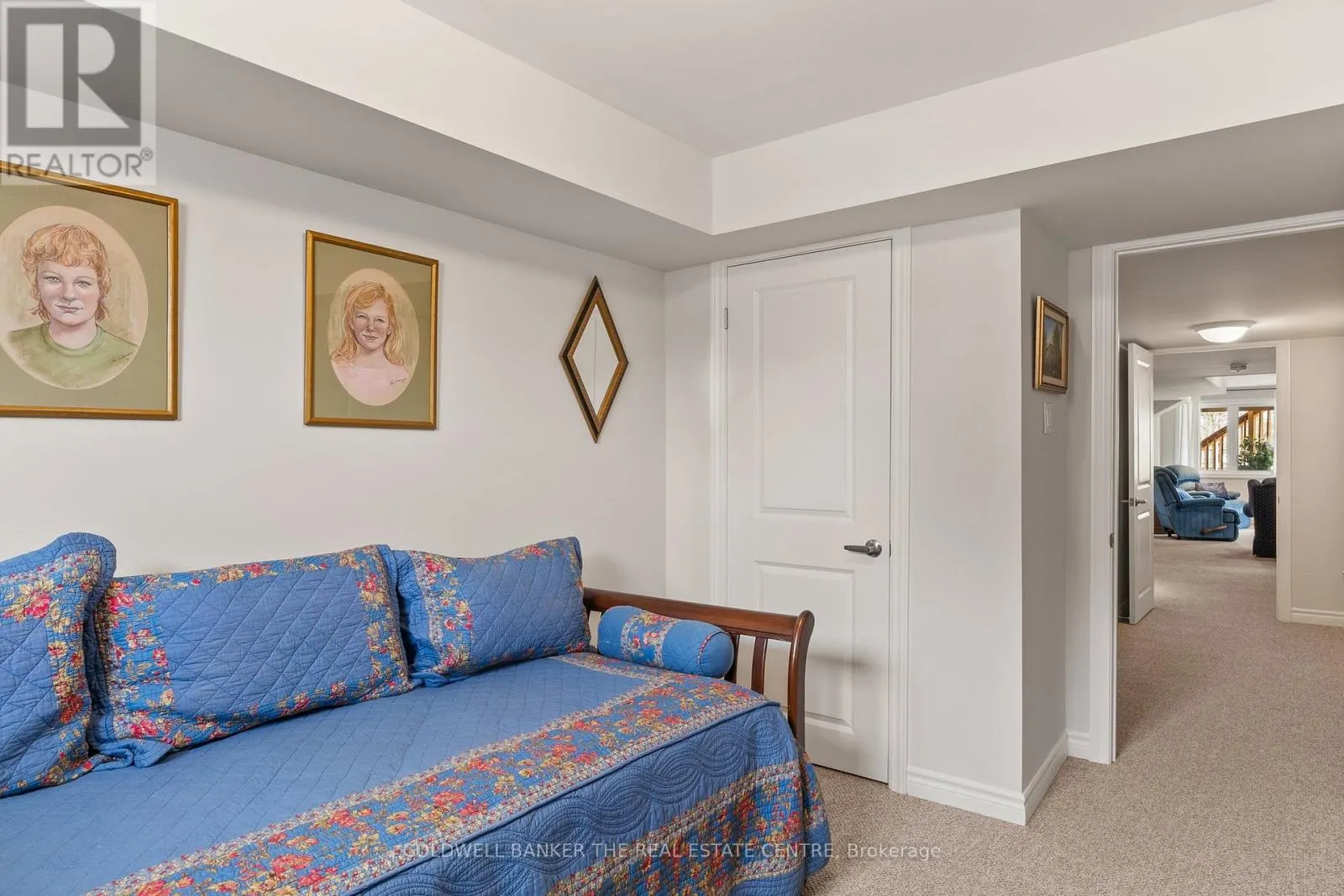 38 - 17 LAKEWOOD CRESCENT S