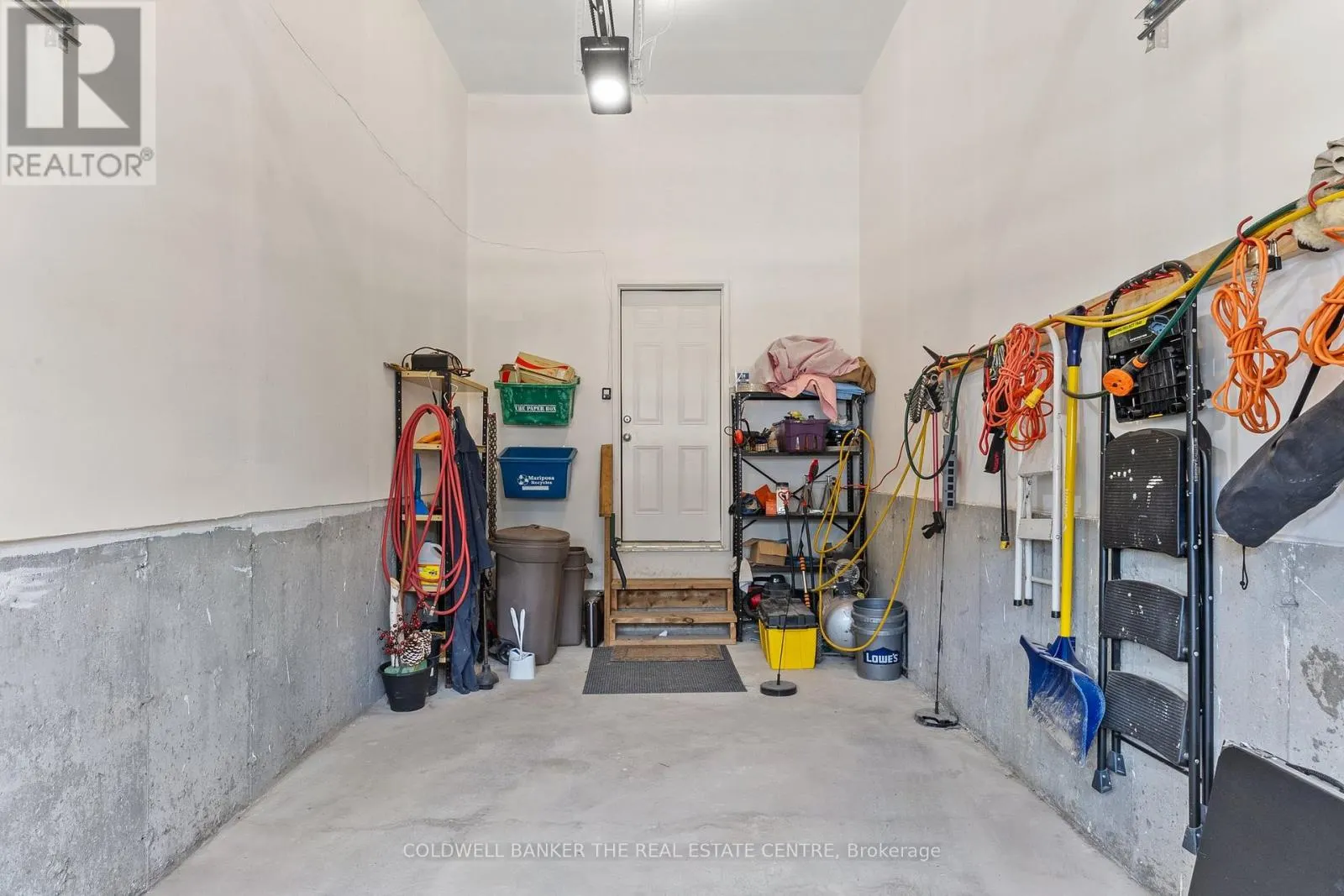 38 - 17 LAKEWOOD CRESCENT S