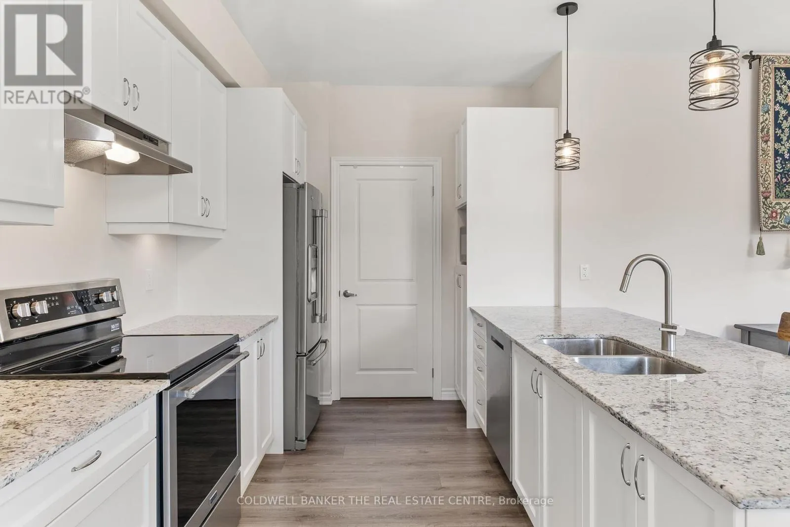 38 - 17 LAKEWOOD CRESCENT S