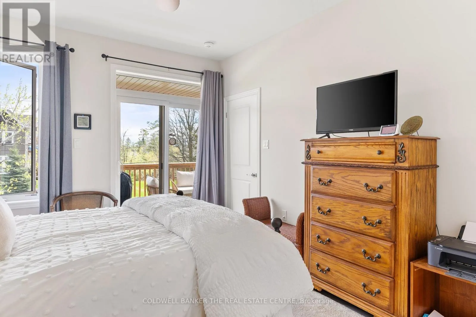 38 - 17 LAKEWOOD CRESCENT S