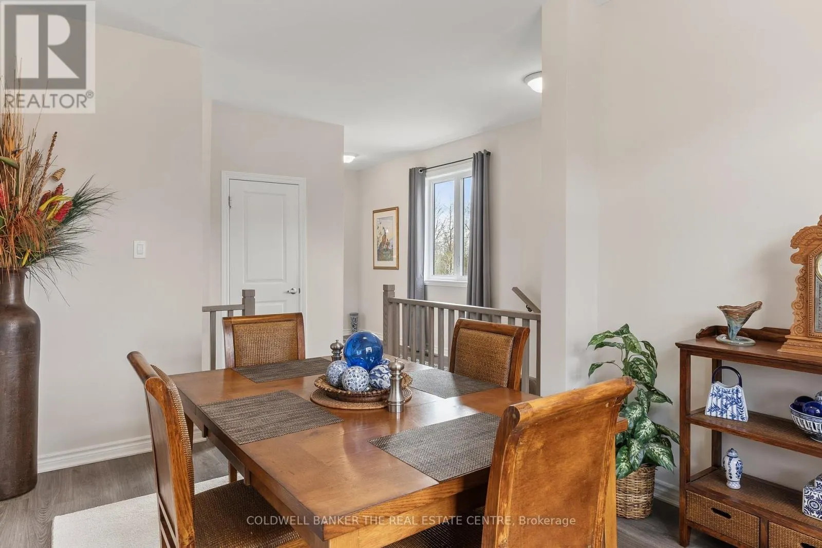 38 - 17 LAKEWOOD CRESCENT S