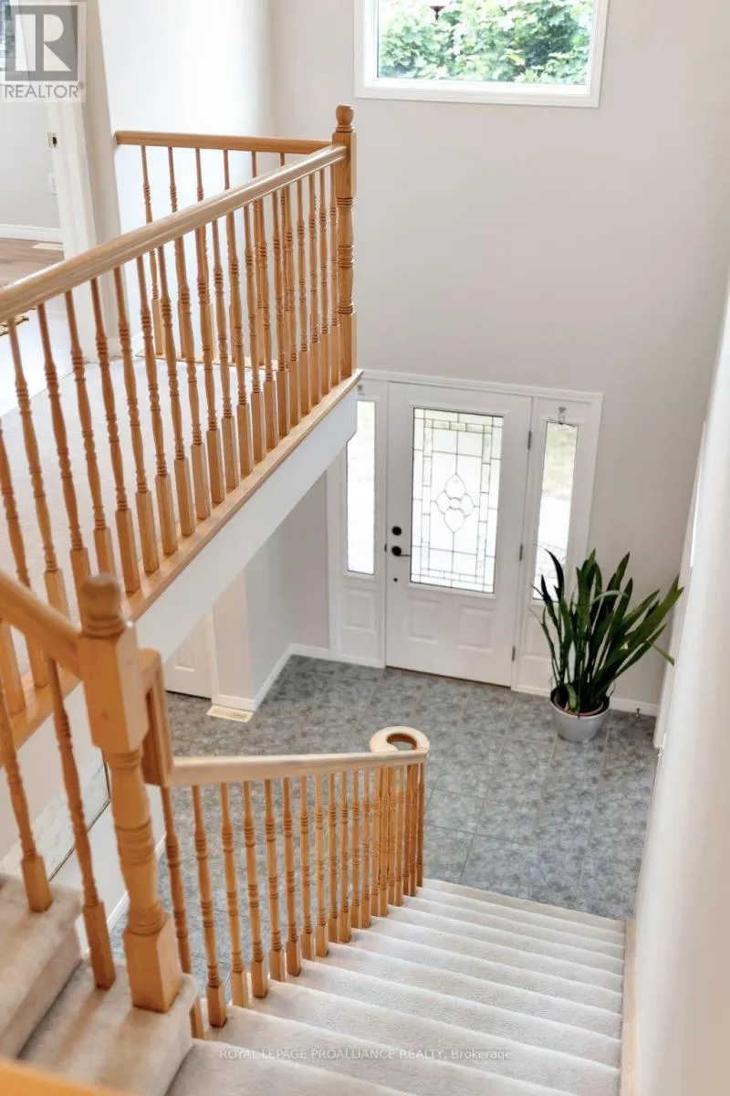 8 LINDEN LANE