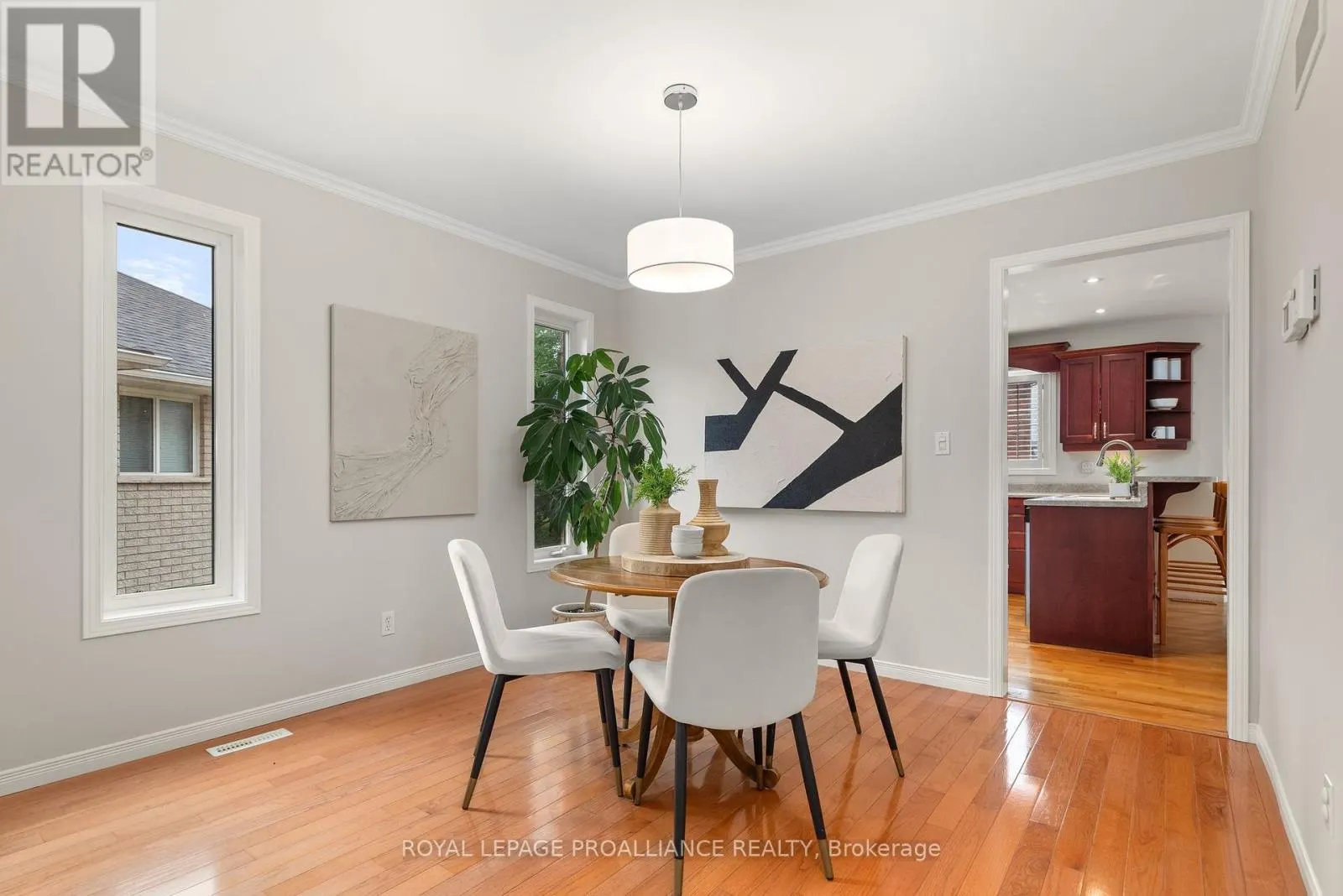 8 LINDEN LANE