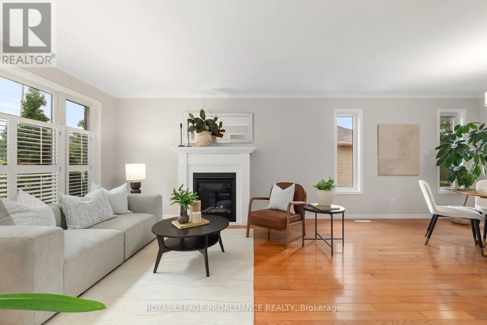 8 LINDEN LANE