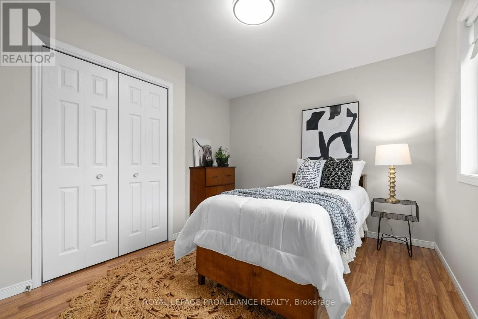 8 LINDEN LANE