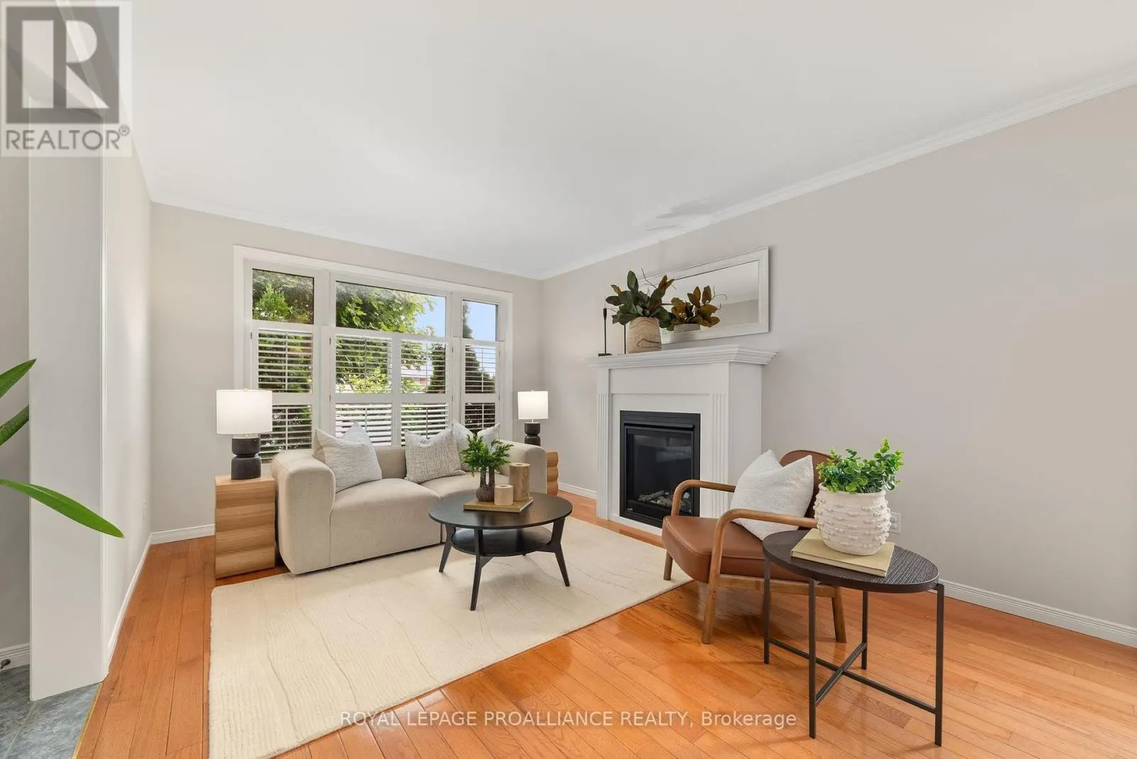 8 LINDEN LANE