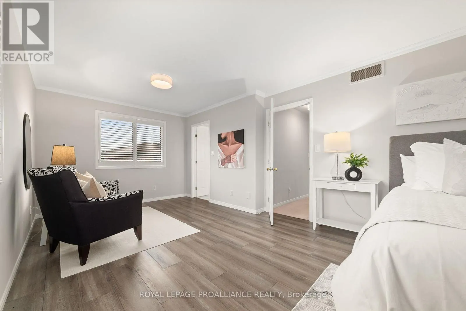8 LINDEN LANE