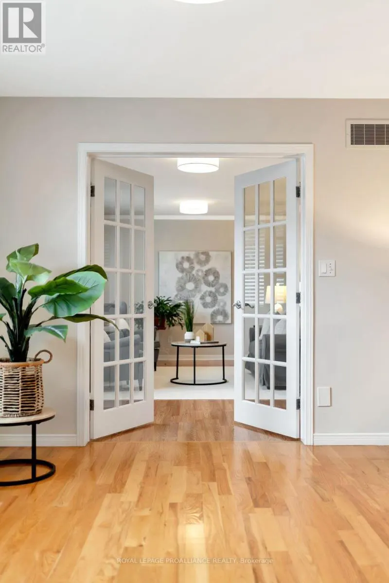 8 LINDEN LANE