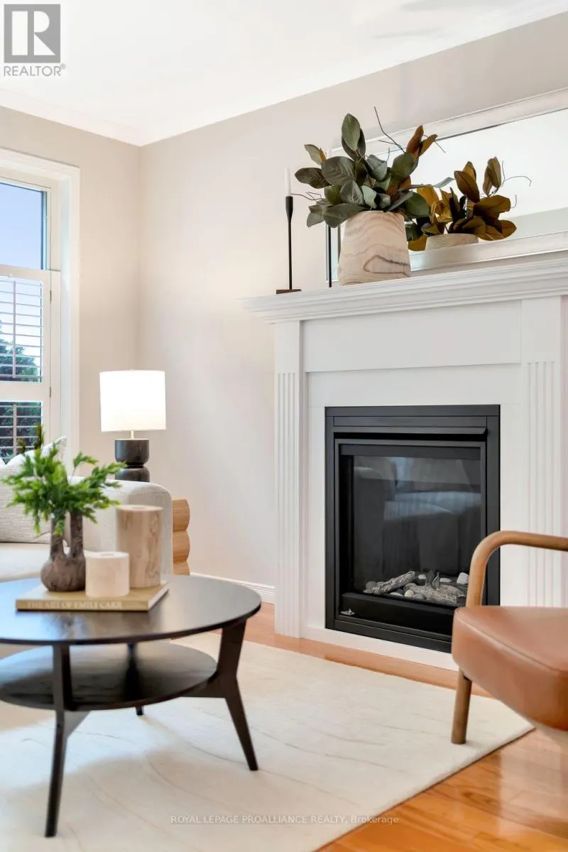 8 LINDEN LANE