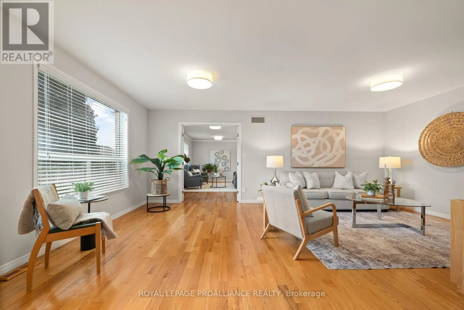 8 LINDEN LANE
