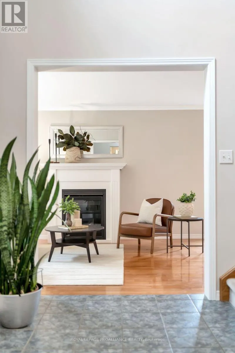 8 LINDEN LANE