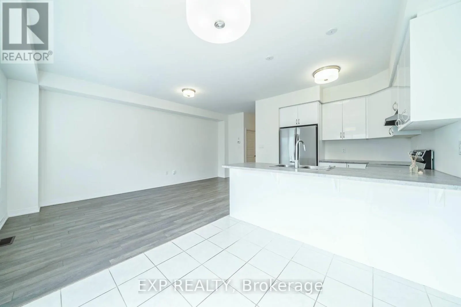 22 DENNIS AVENUE