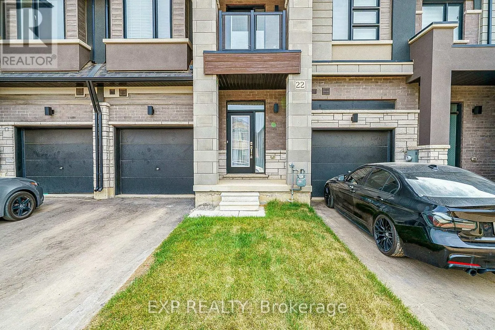 22 DENNIS AVENUE