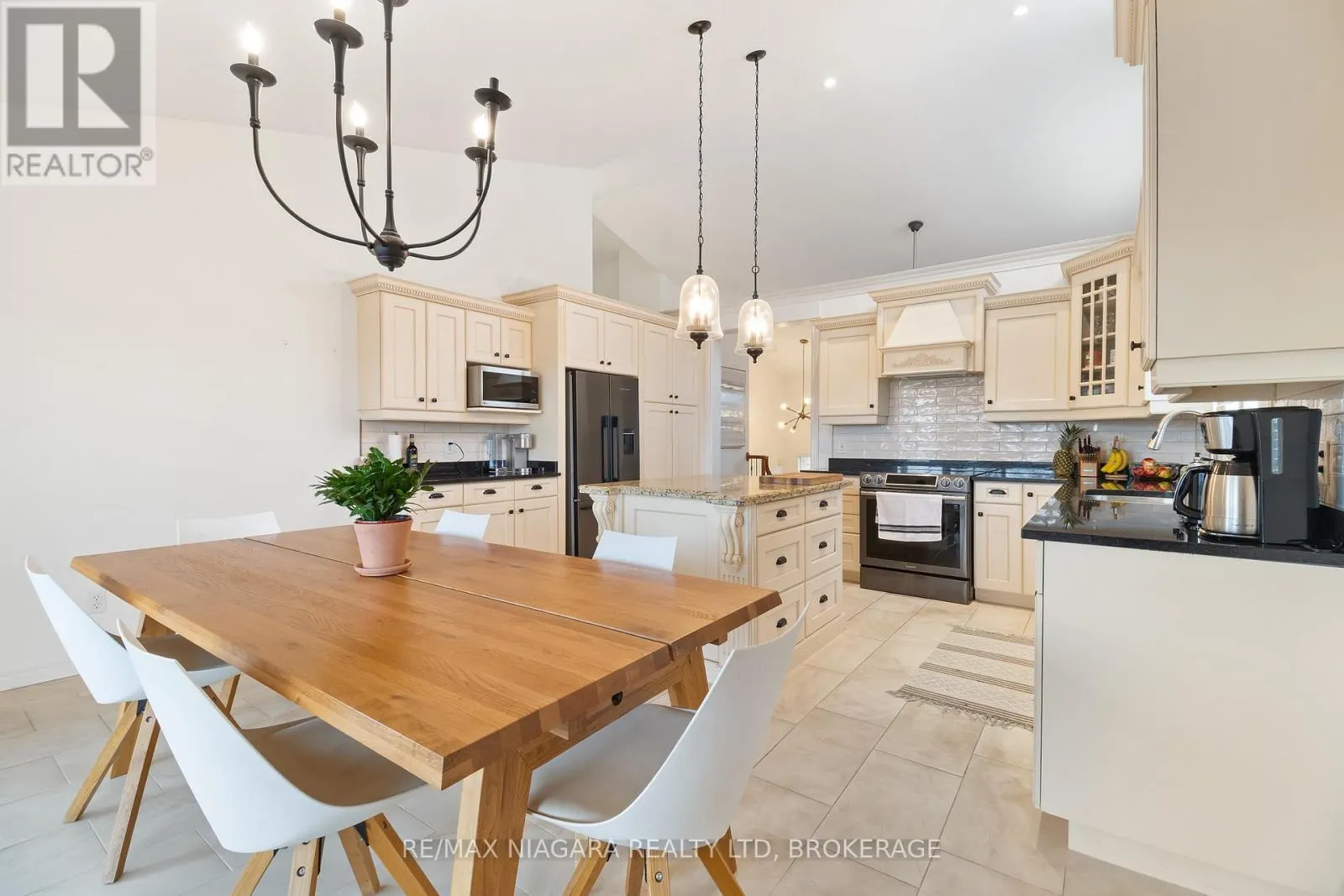 8311 VEGTER COURT