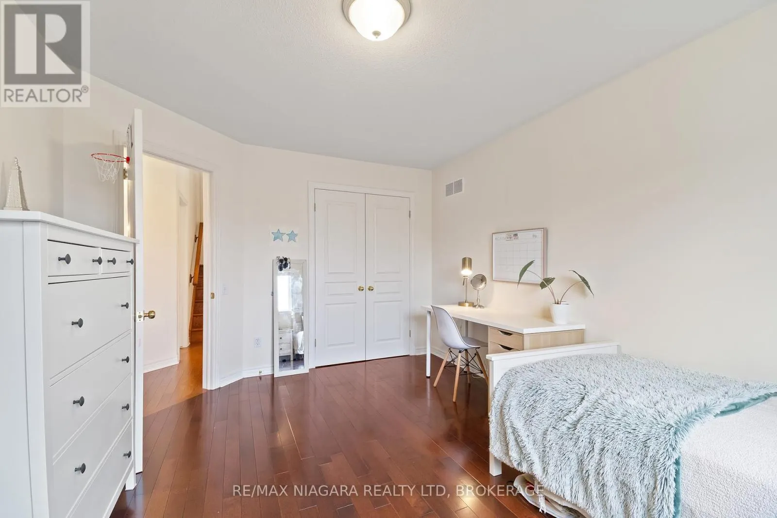 8311 VEGTER COURT