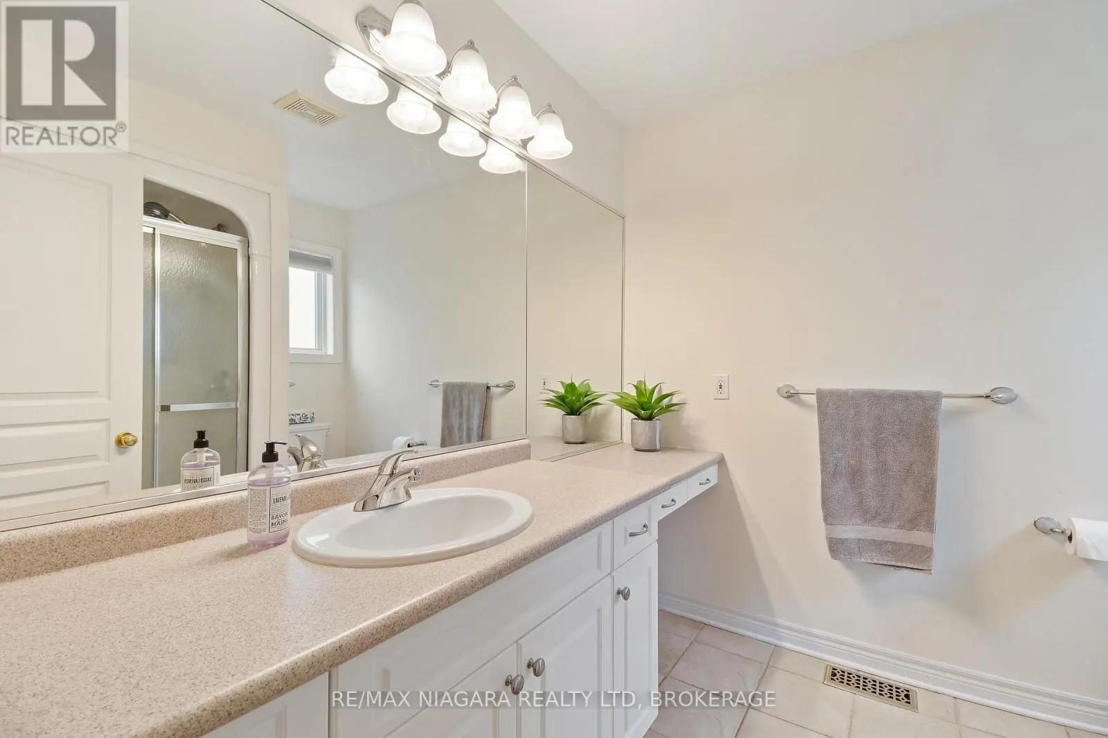 8311 VEGTER COURT