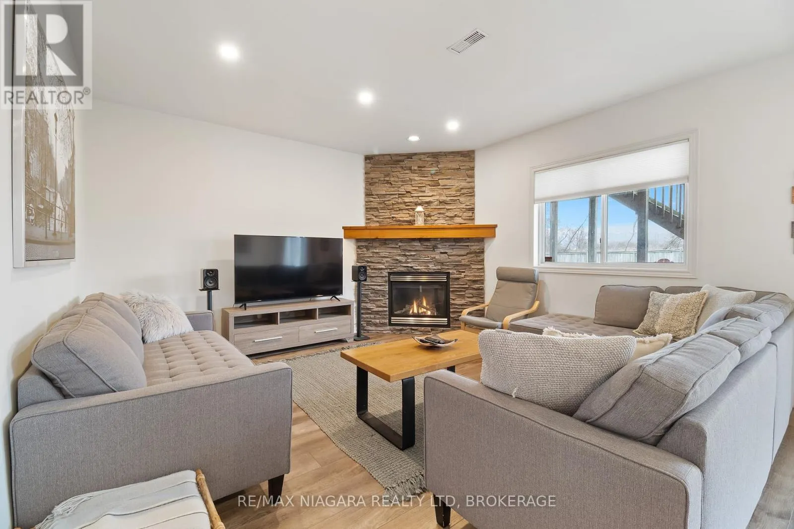8311 VEGTER COURT