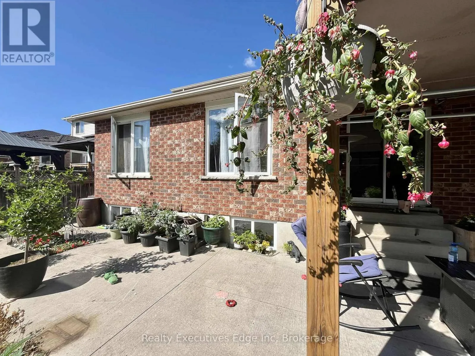 4 DAVIS STREET