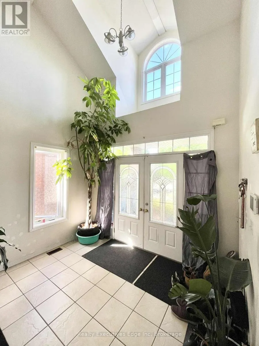 4 DAVIS STREET