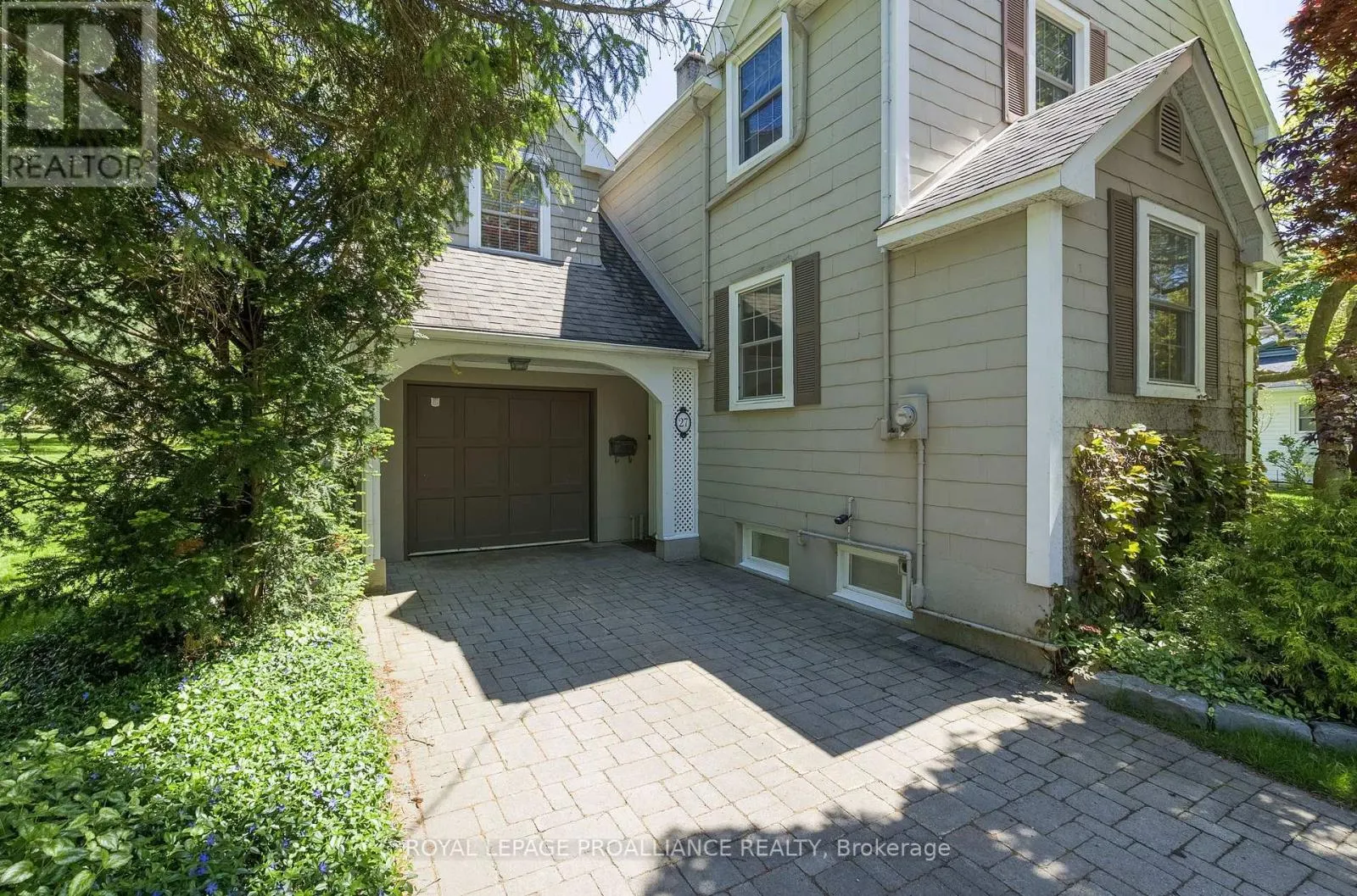 27 COCHRANE DRIVE