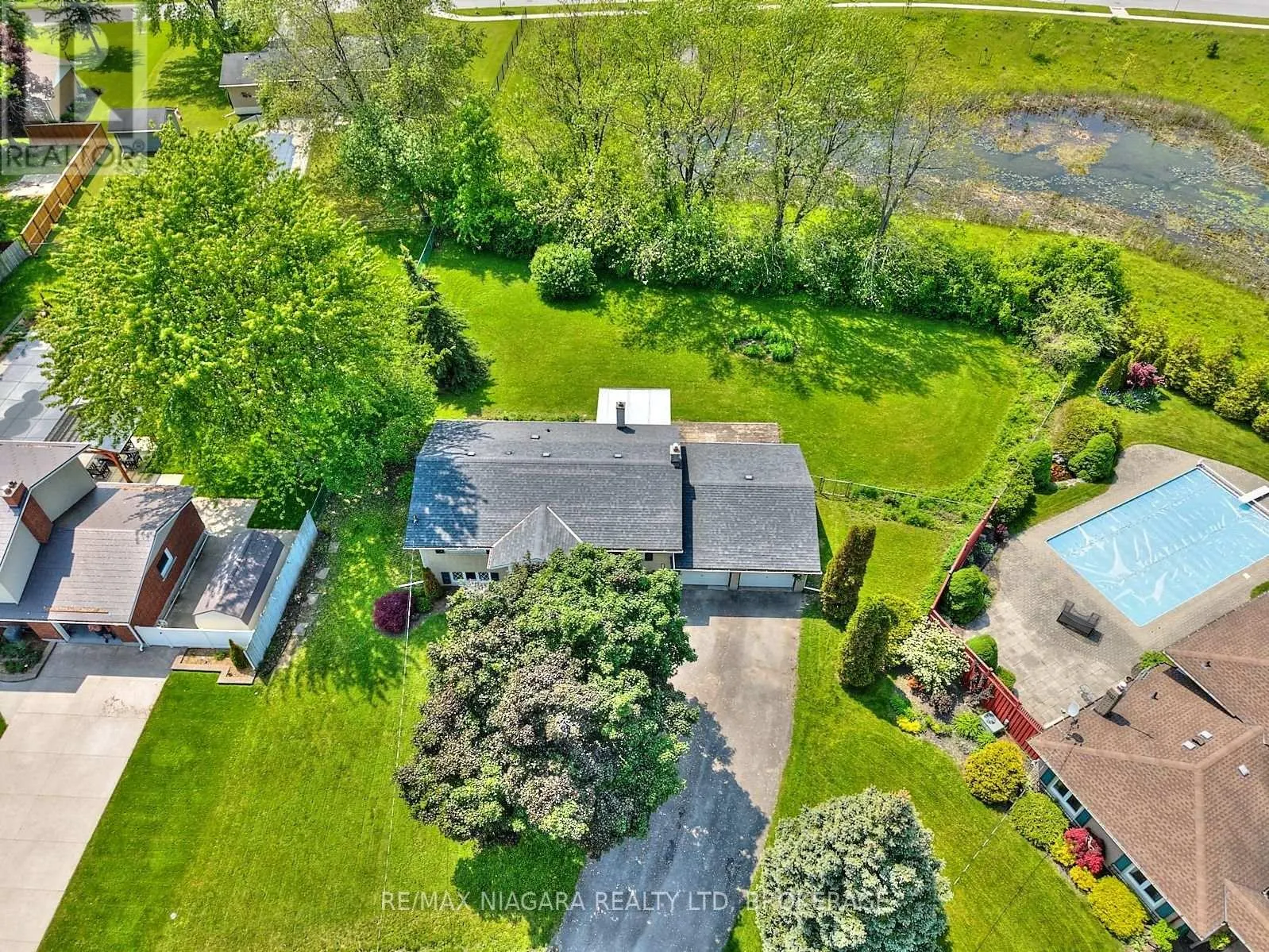1129 MANNING COURT