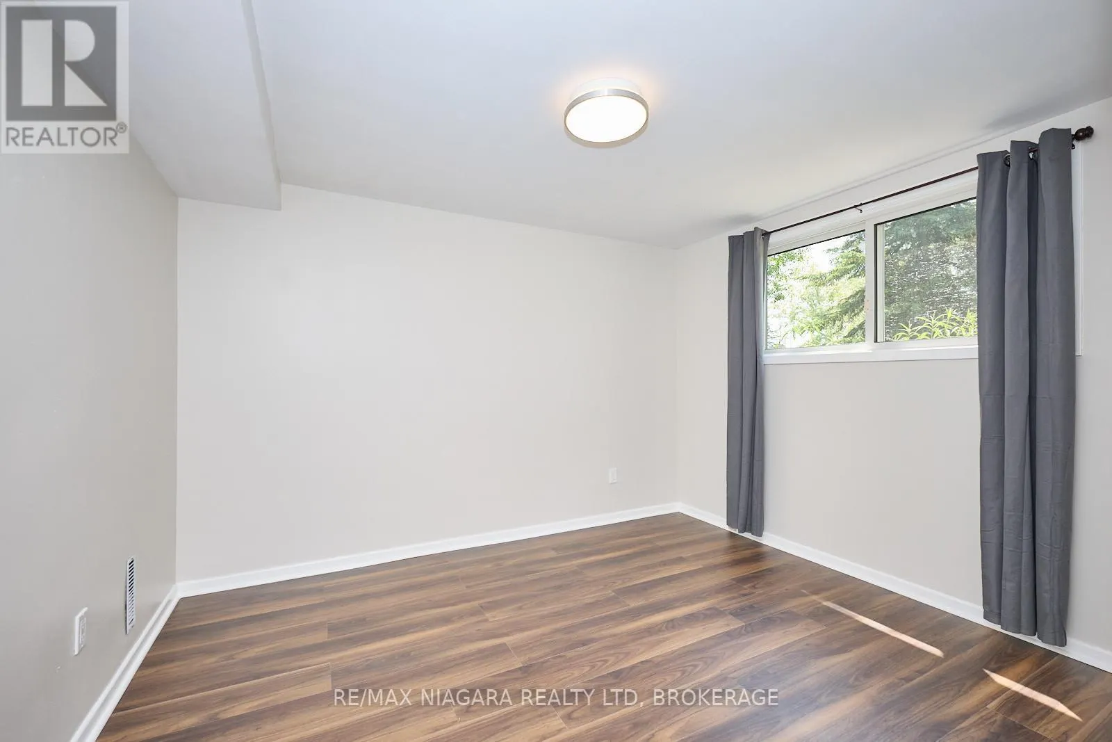 1129 MANNING COURT