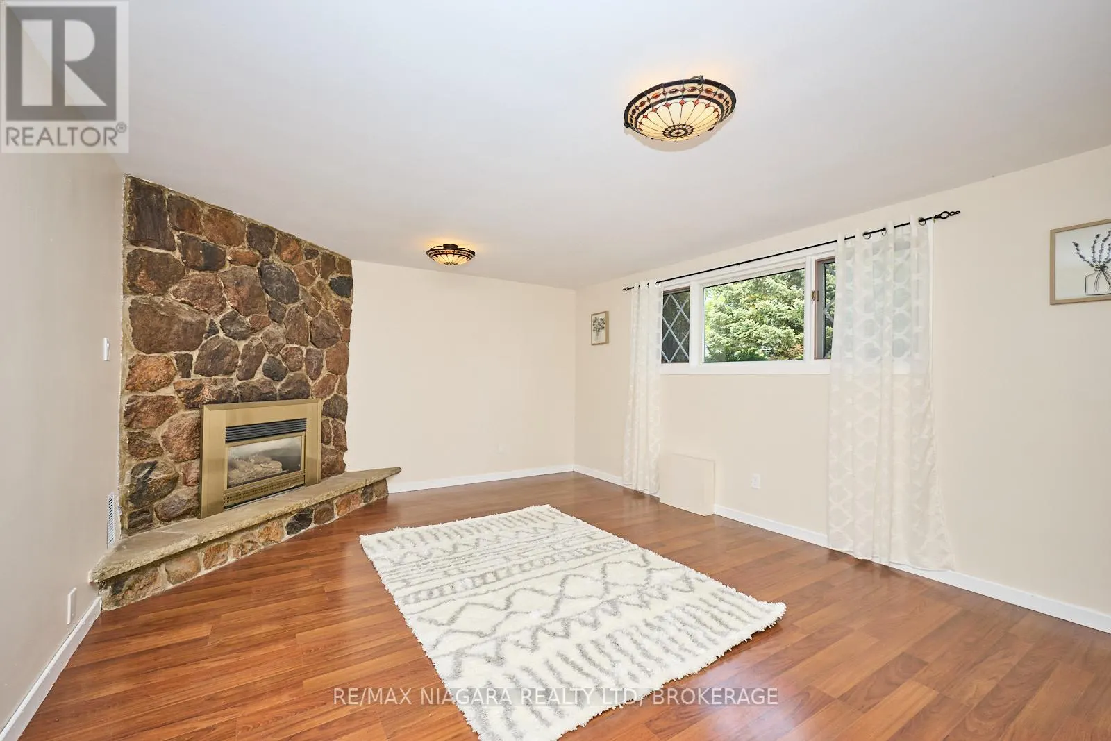 1129 MANNING COURT