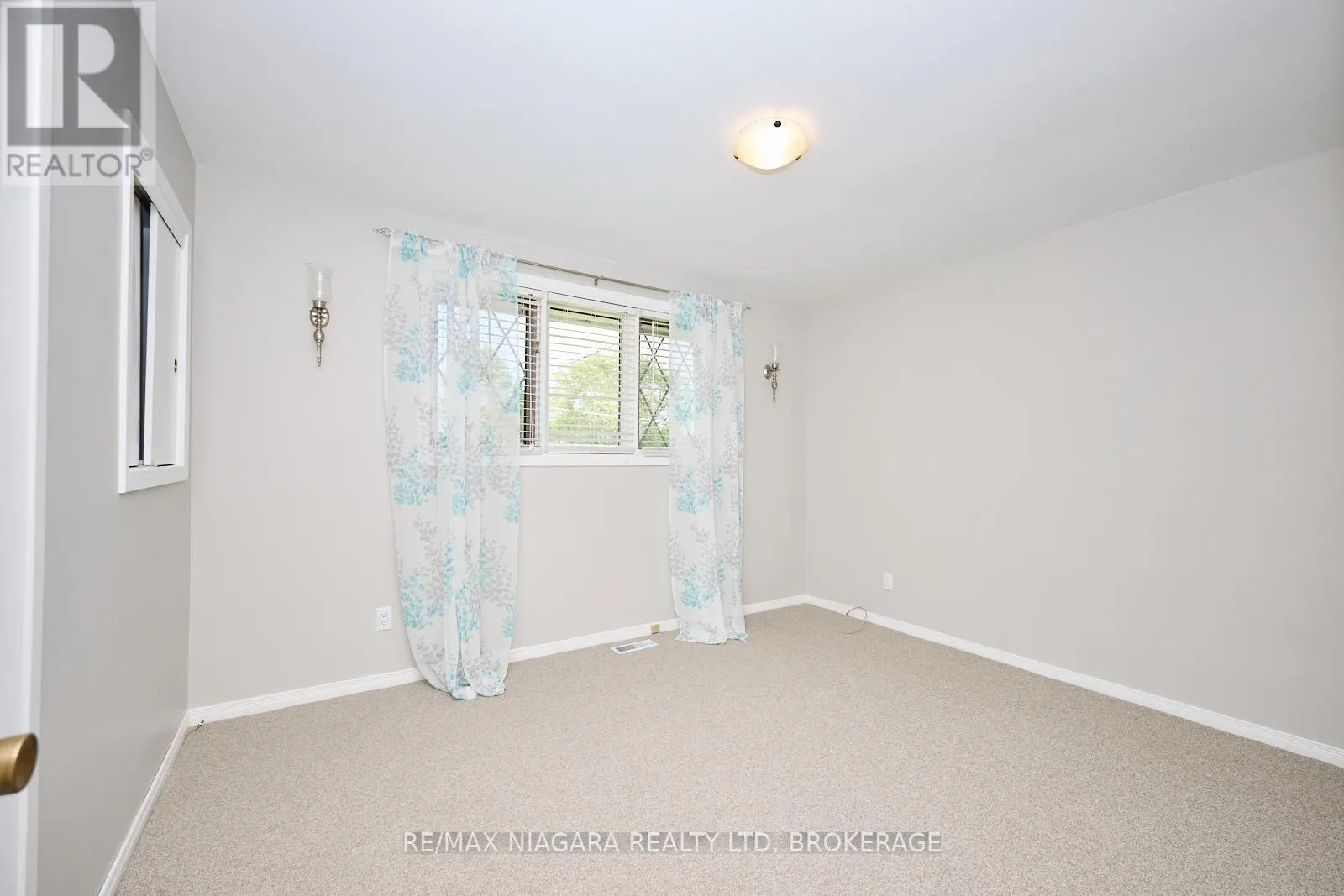 1129 MANNING COURT