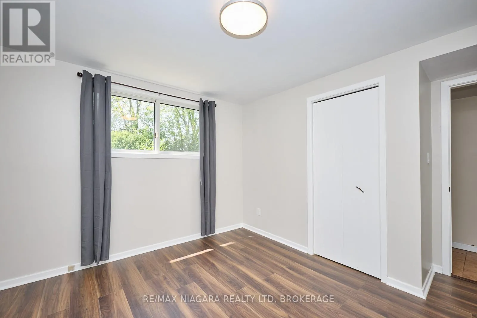1129 MANNING COURT